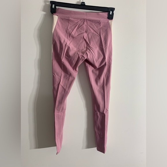 NEW PUMA Iconic T7 Women's Leggings In Pale Grape Size: Small - Picture 2 of 6